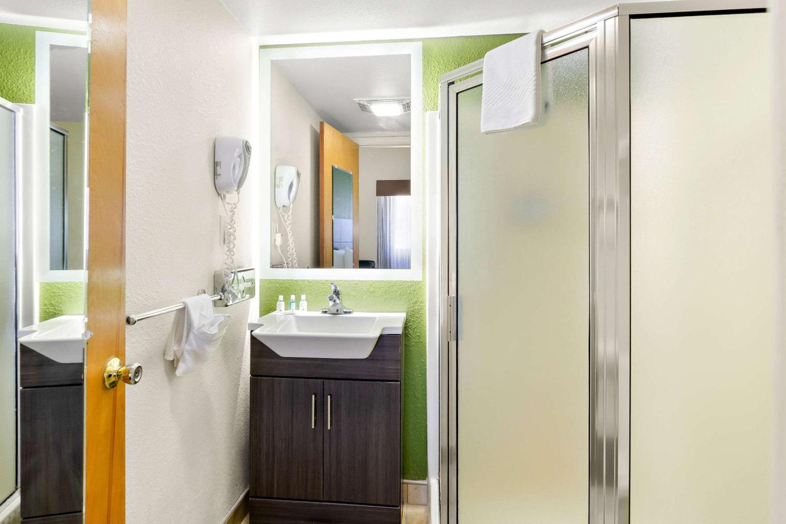 Quality Inn Salem - I-81 Main image 1